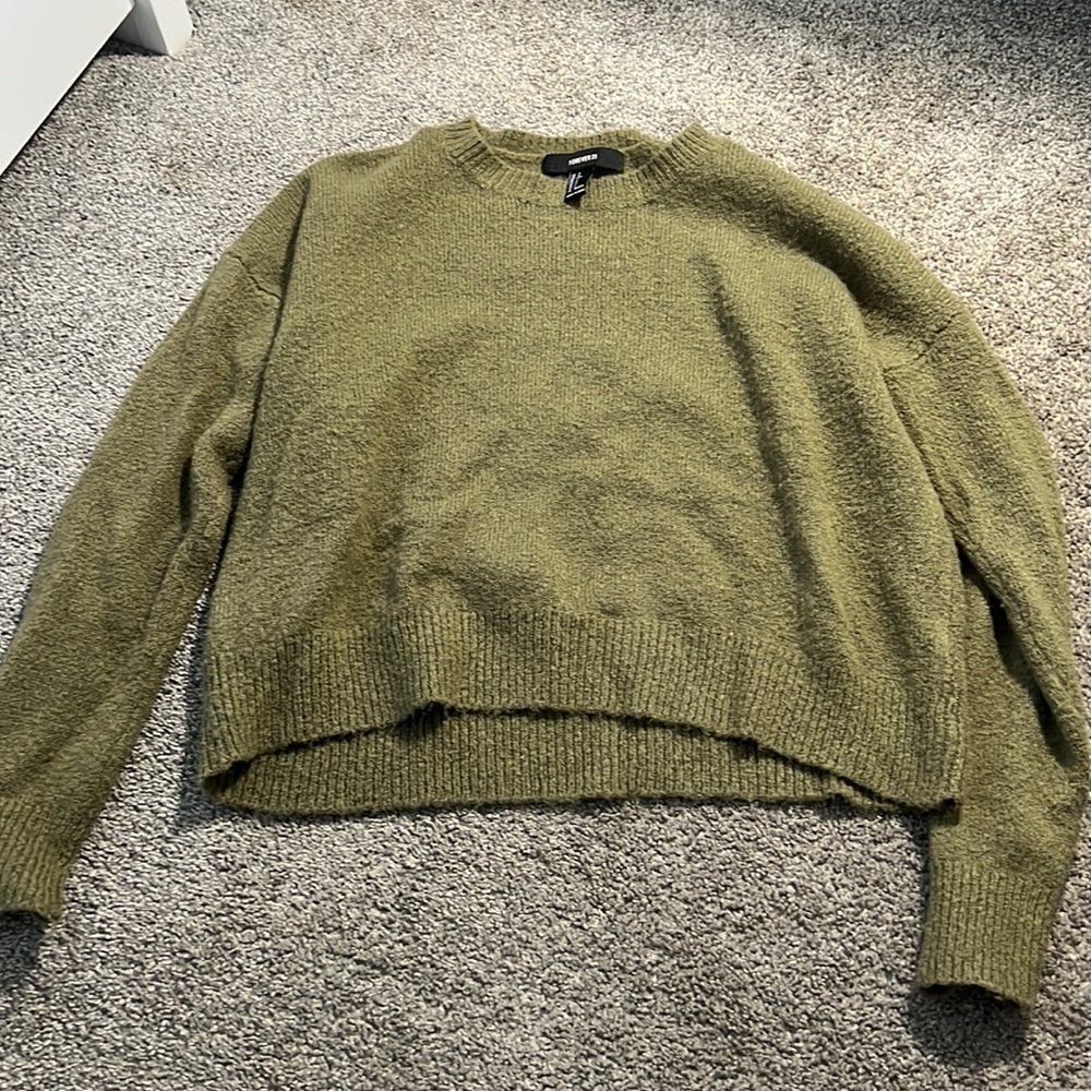 green semi cropped sweater